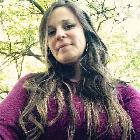 Meet your Posher, Lydia - Picture 3 of 3